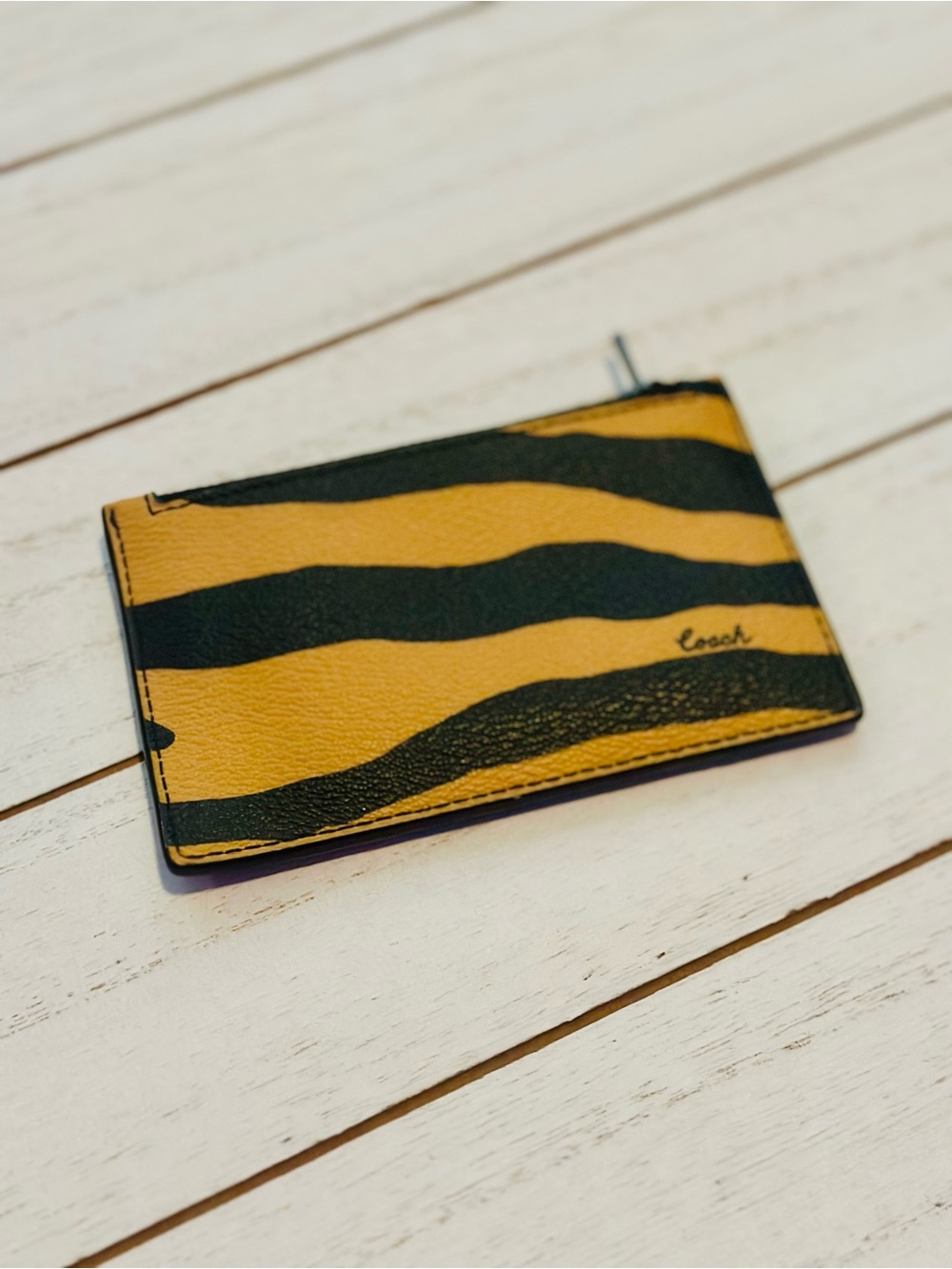 COACH Zip Card Case With Tiger Print • Credit Card Holder